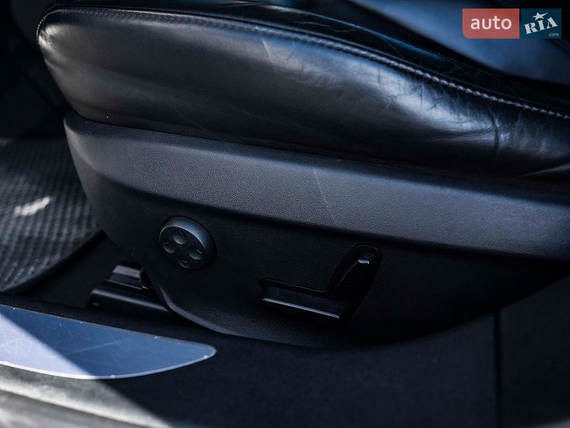 Ліфтбек Tesla Model S 2015 в Києві