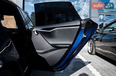Ліфтбек Tesla Model S 2015 в Києві