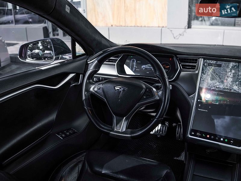 Ліфтбек Tesla Model S 2015 в Києві