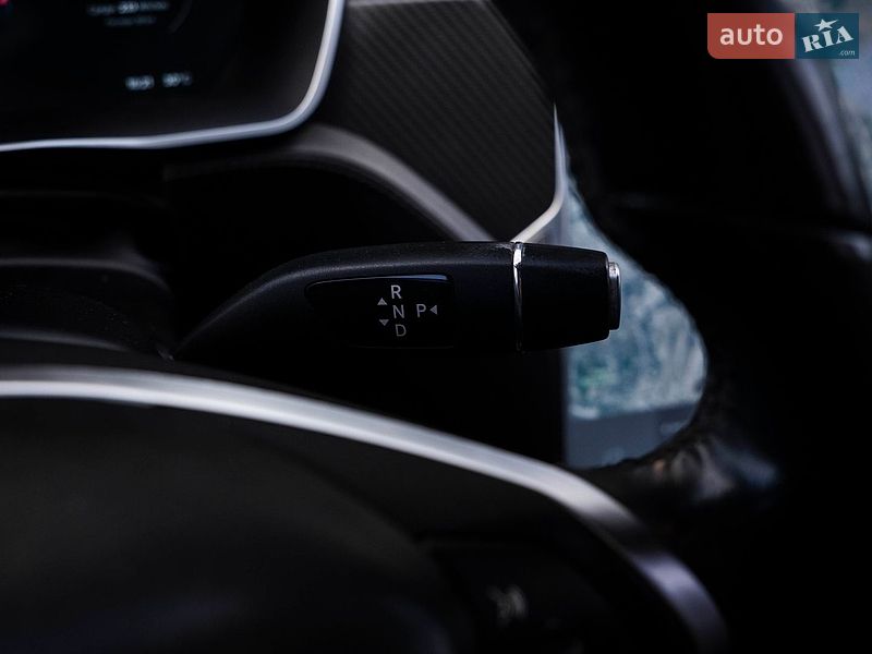 Ліфтбек Tesla Model S 2015 в Києві