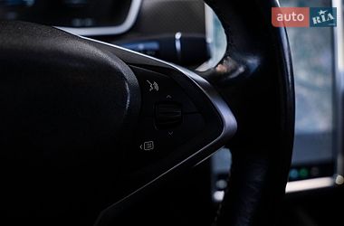Ліфтбек Tesla Model S 2015 в Києві