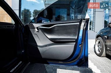 Ліфтбек Tesla Model S 2015 в Києві