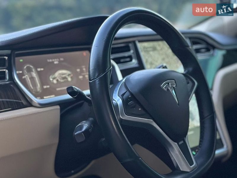 Лифтбек Tesla Model S 2013 в Виннице