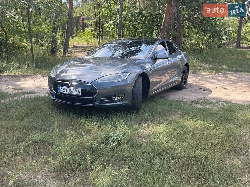 Ліфтбек Tesla Model S 2013 в Дніпрі фото 22 Ліфтбек Tesla Model S 2013 в Дніпрі