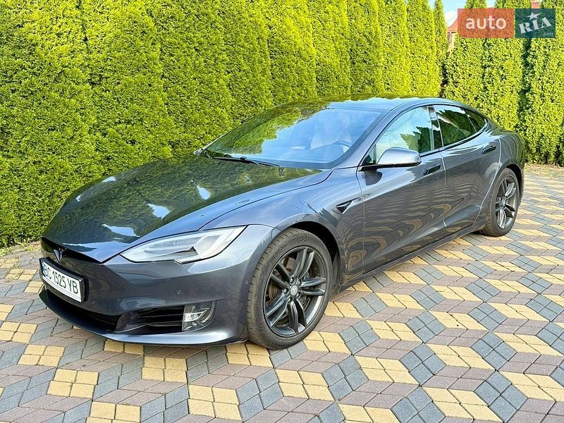 Ліфтбек Tesla Model S 2020 в Самборі