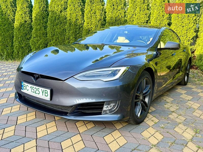Ліфтбек Tesla Model S 2020 в Самборі