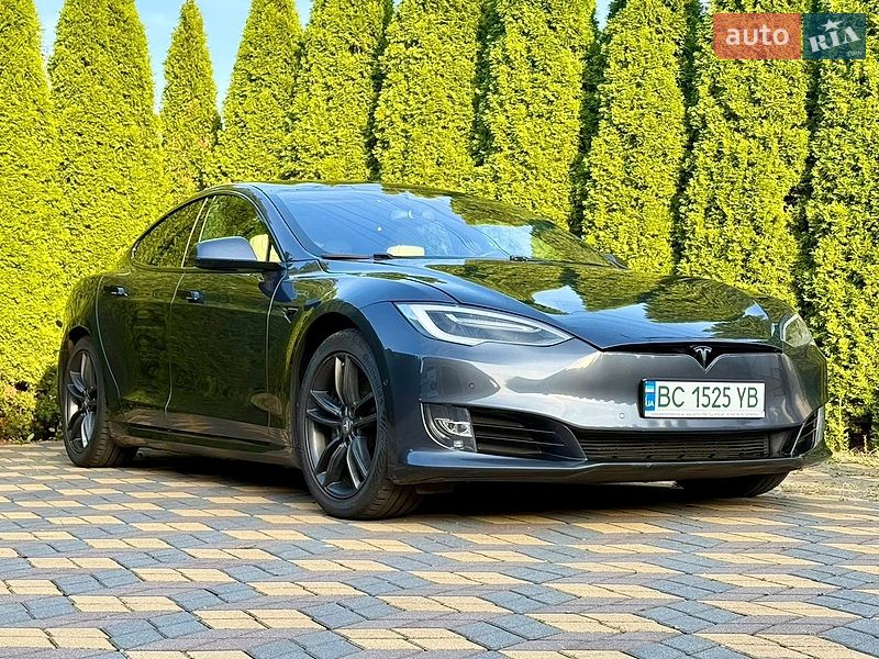 Ліфтбек Tesla Model S 2020 в Самборі