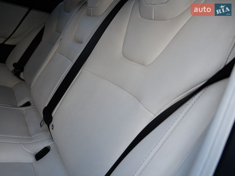 Ліфтбек Tesla Model S 2020 в Дрогобичі