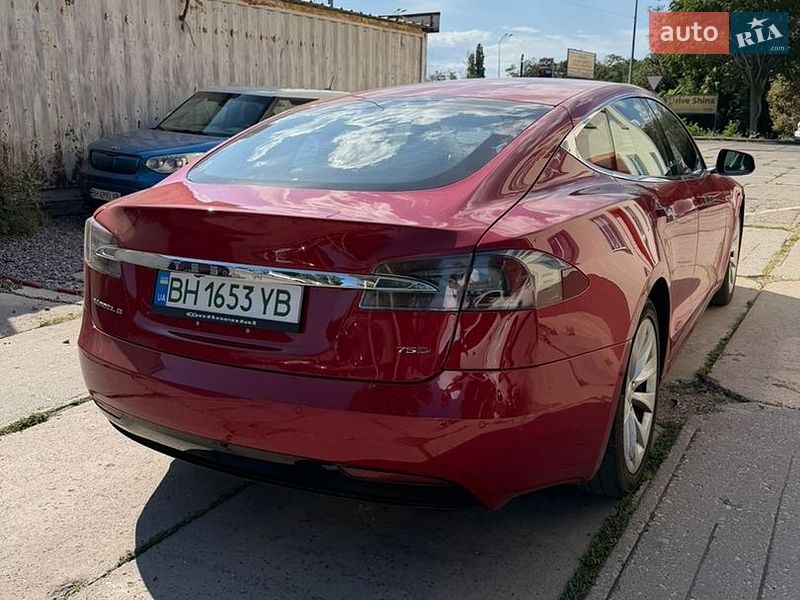 Лифтбек Tesla Model S 2016 в Одессе