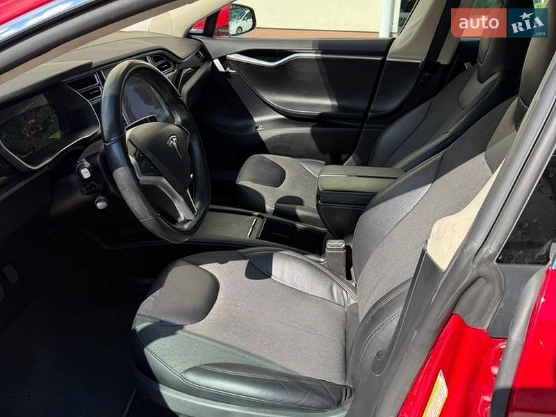Лифтбек Tesla Model S 2016 в Одессе