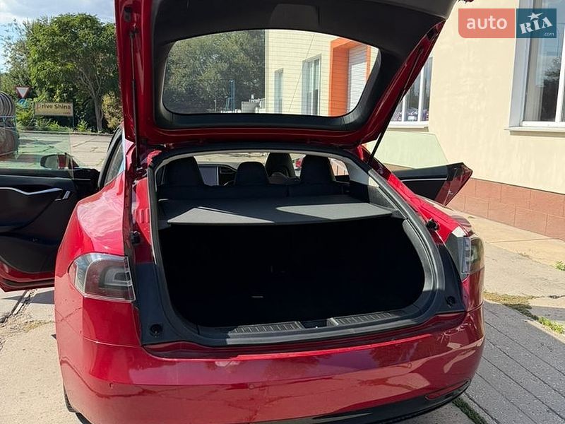 Лифтбек Tesla Model S 2016 в Одессе