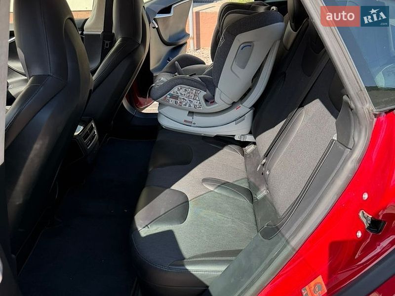 Лифтбек Tesla Model S 2016 в Одессе