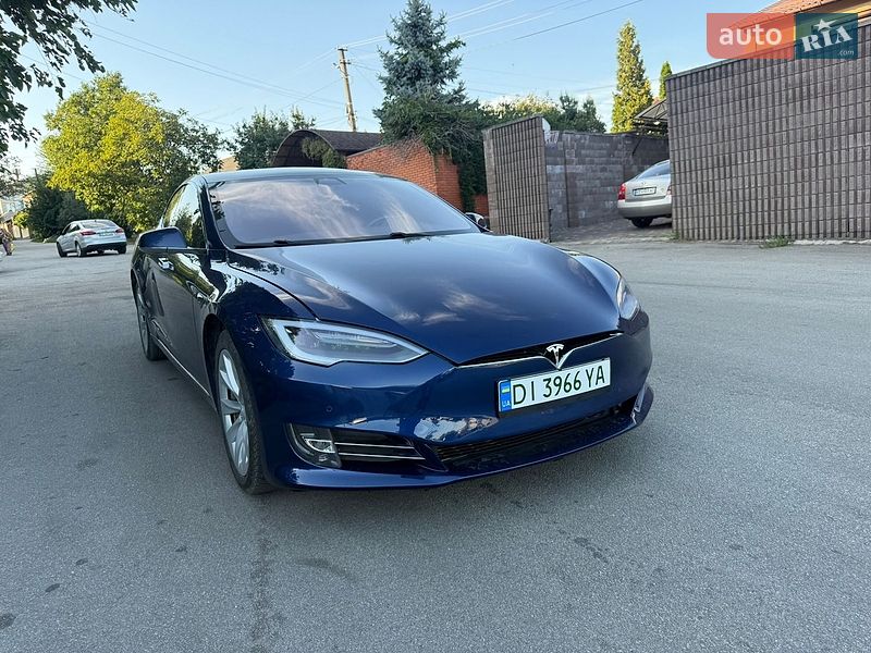 Tesla Model S 2018