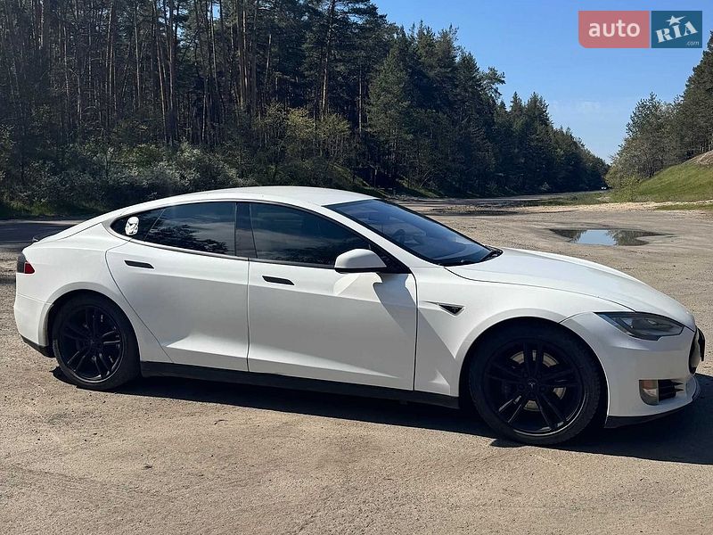 Tesla Model S 2013