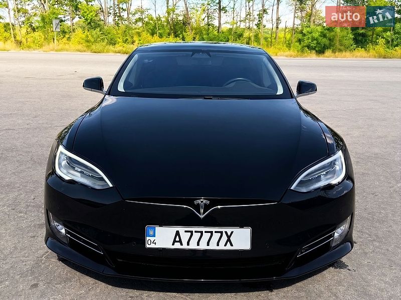 Ліфтбек Tesla Model S 2016 в Харкові фото Ліфтбек Tesla Model S 2016 в Харкові