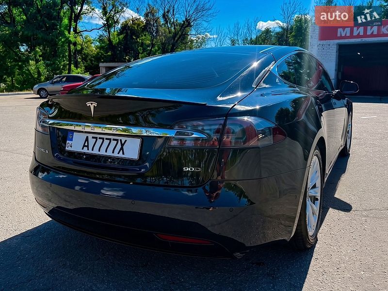 Ліфтбек Tesla Model S 2016 в Харкові фото 5 Ліфтбек Tesla Model S 2016 в Харкові