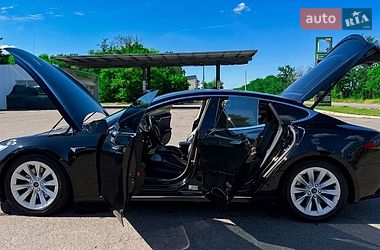 Ліфтбек Tesla Model S 2016 в Харкові фото 13 Ліфтбек Tesla Model S 2016 в Харкові