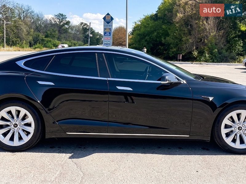 Ліфтбек Tesla Model S 2016 в Харкові фото 6 Ліфтбек Tesla Model S 2016 в Харкові