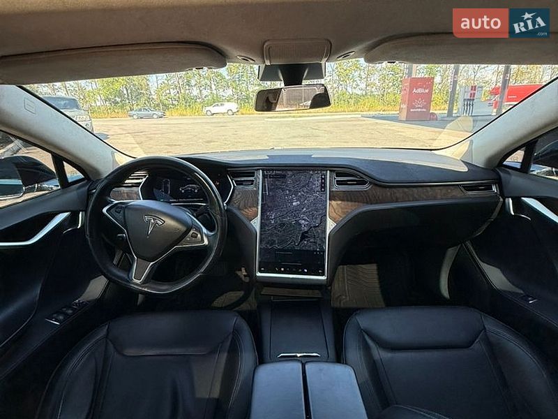 Ліфтбек Tesla Model S 2016 в Харкові фото 15 Ліфтбек Tesla Model S 2016 в Харкові