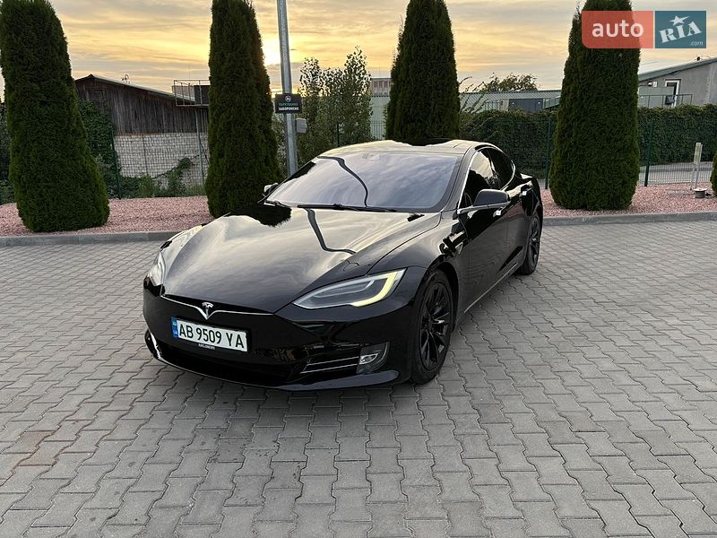 Ліфтбек Tesla Model S 2016 в Вінниці фото 3 Ліфтбек Tesla Model S 2016 в Вінниці