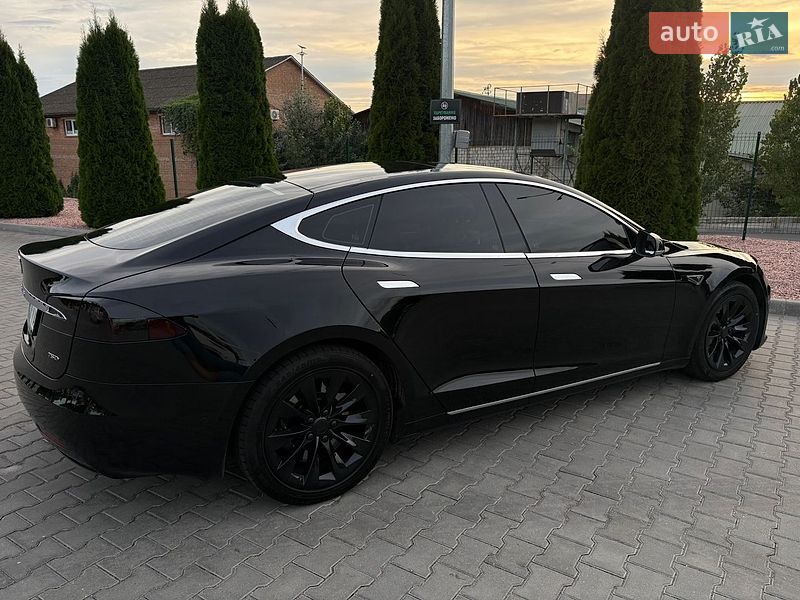 Ліфтбек Tesla Model S 2016 в Вінниці фото 15 Ліфтбек Tesla Model S 2016 в Вінниці