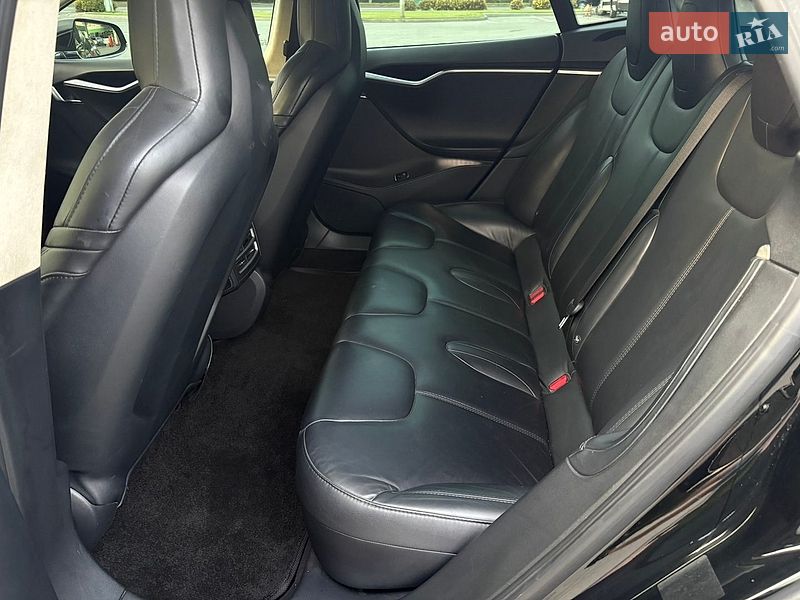 Ліфтбек Tesla Model S 2016 в Вінниці фото 24 Ліфтбек Tesla Model S 2016 в Вінниці