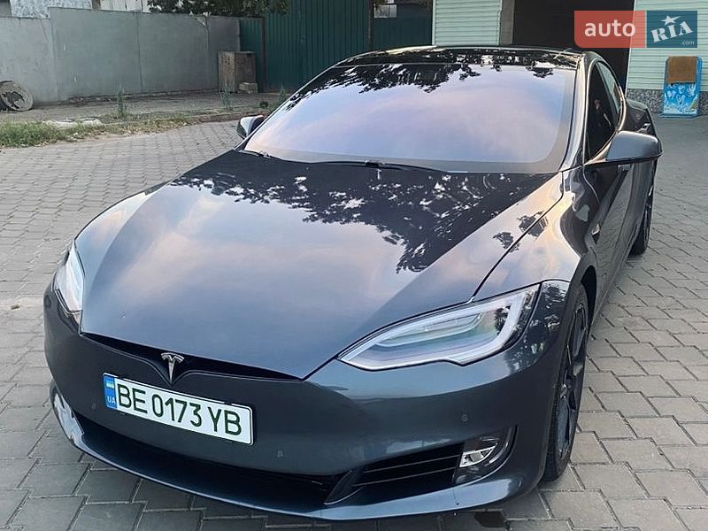 Лифтбек Tesla Model S 2018 в Николаеве