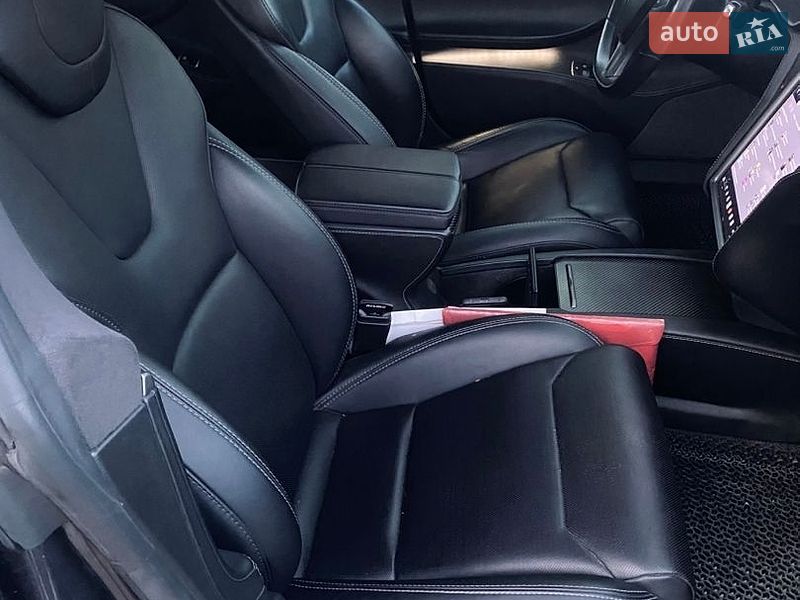 Лифтбек Tesla Model S 2018 в Николаеве
