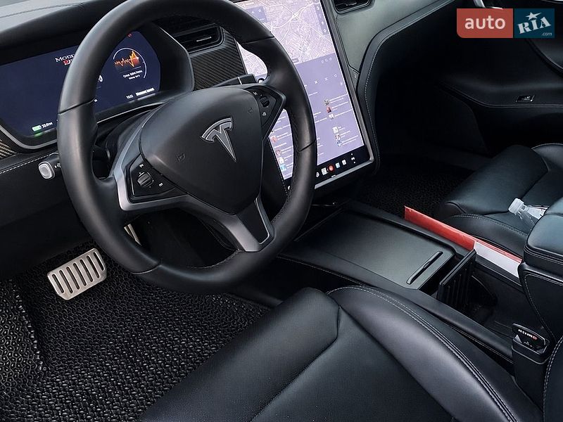 Лифтбек Tesla Model S 2018 в Николаеве