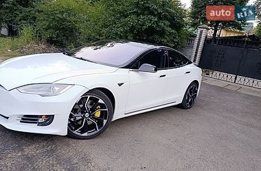 Ліфтбек Tesla Model S 2013 в Смілі