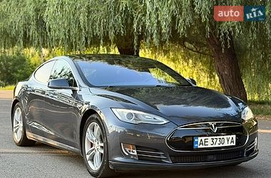 tesla model-s 2015 в Кривий Ріг від про продавця Andrey tesla model-s 2015 в Кривий Ріг від професійного продавця Andrey