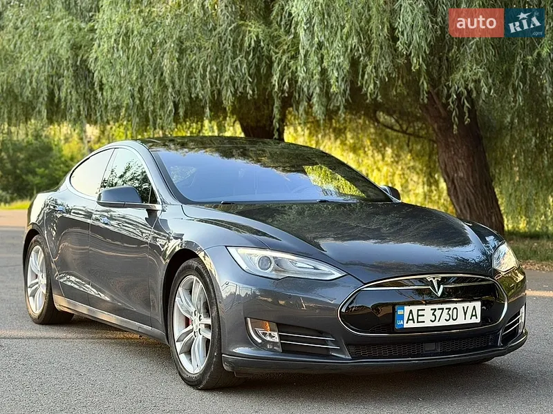 Tesla Model S