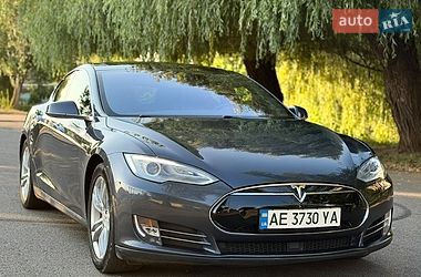 Ліфтбек Tesla Model S 2015 в Кривому Розі фото 3 Ліфтбек Tesla Model S 2015 в Кривому Розі