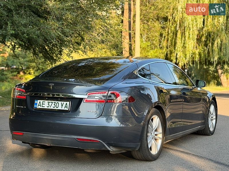 Ліфтбек Tesla Model S 2015 в Кривому Розі фото 5 Ліфтбек Tesla Model S 2015 в Кривому Розі