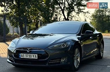Ліфтбек Tesla Model S 2015 в Кривому Розі фото 12 Ліфтбек Tesla Model S 2015 в Кривому Розі