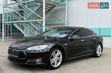 Лифтбек Tesla Model S 2015 в Одессе