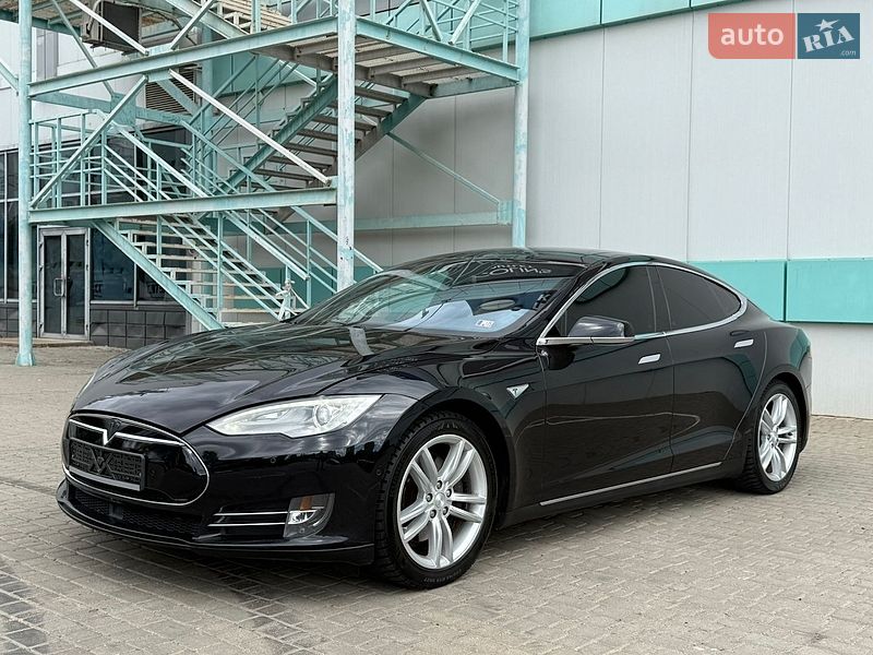 Лифтбек Tesla Model S 2015 в Одессе
