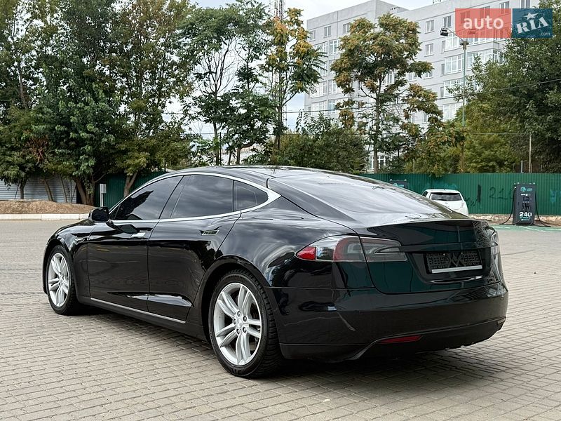 Лифтбек Tesla Model S 2015 в Одессе