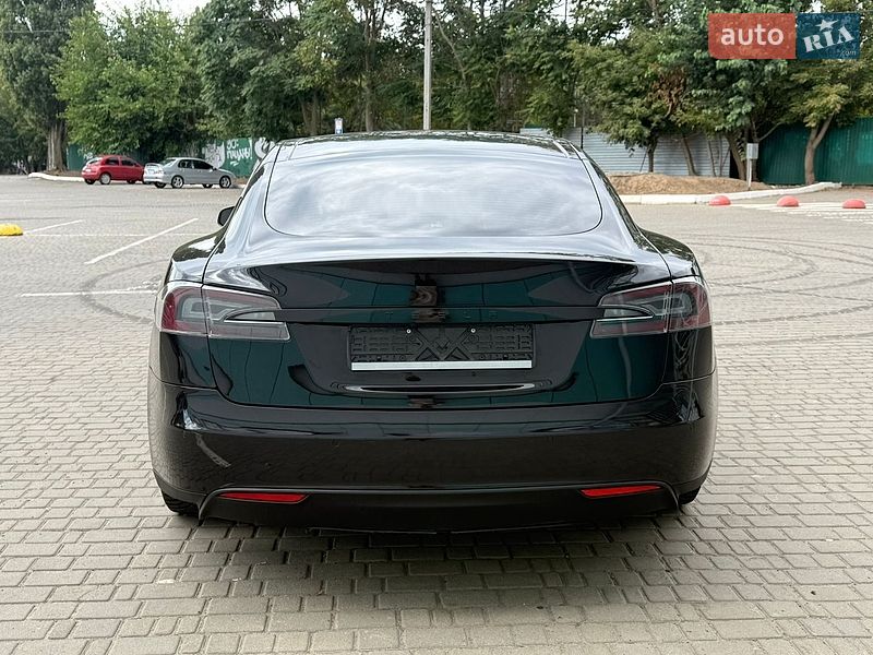 Лифтбек Tesla Model S 2015 в Одессе