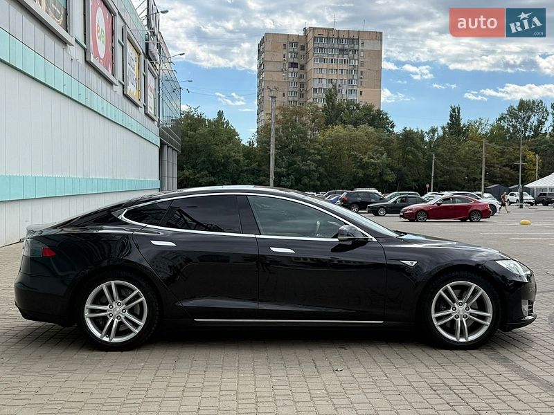 Лифтбек Tesla Model S 2015 в Одессе