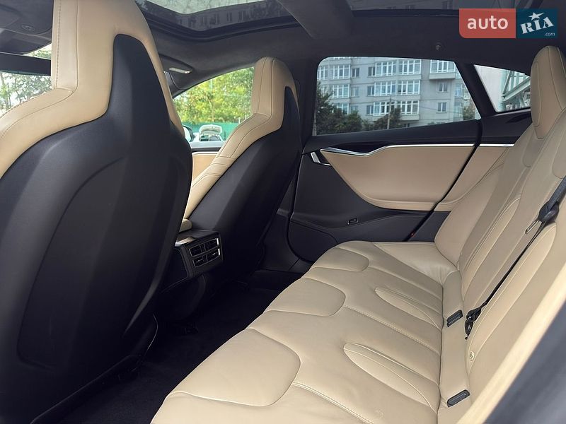 Лифтбек Tesla Model S 2015 в Одессе