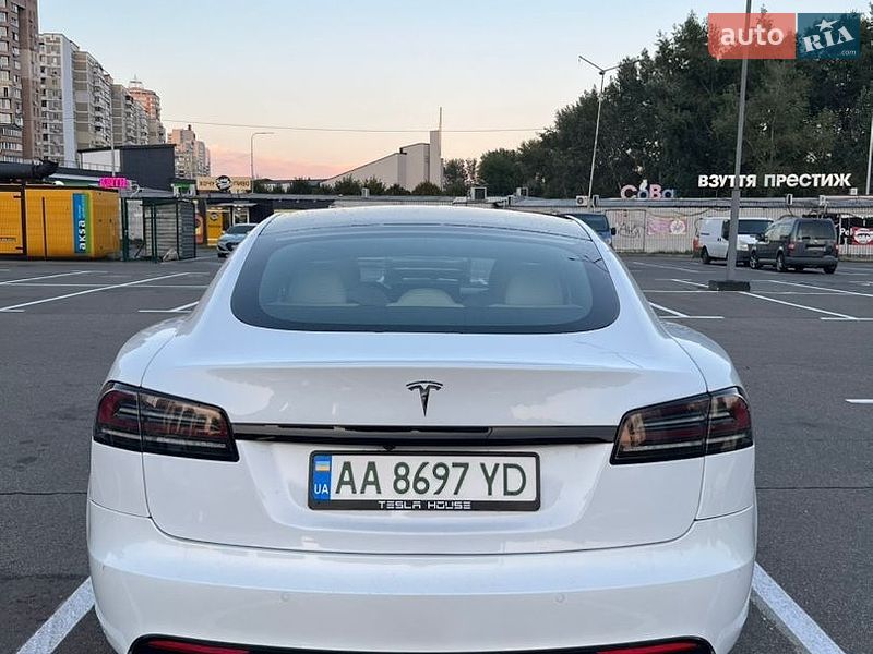 Ліфтбек Tesla Model S 2022 в Львові