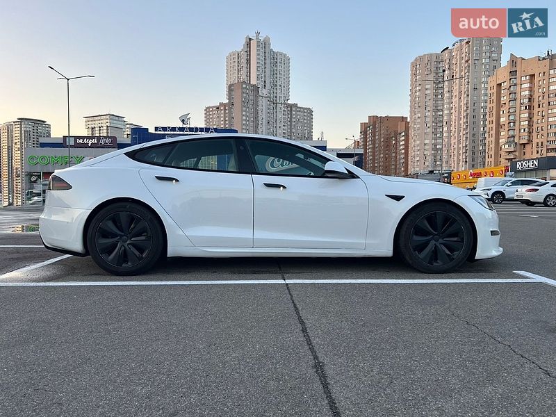 Ліфтбек Tesla Model S 2022 в Львові