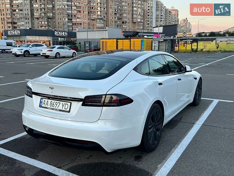 Ліфтбек Tesla Model S 2022 в Львові