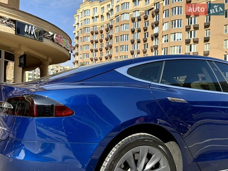 Лифтбек Tesla Model S 2018 в Киеве фото 6 Лифтбек Tesla Model S 2018 в Киеве
