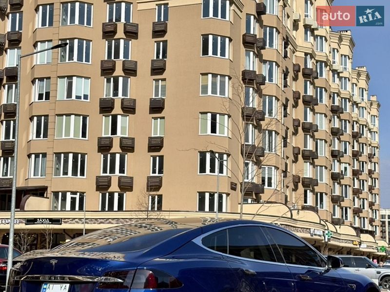Лифтбек Tesla Model S 2018 в Киеве фото 10 Лифтбек Tesla Model S 2018 в Киеве