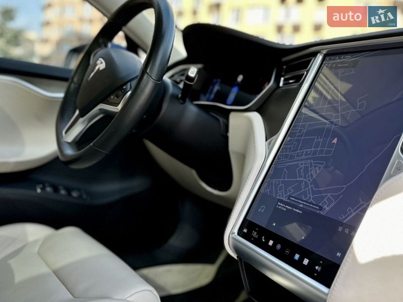 Лифтбек Tesla Model S 2018 в Киеве фото 26 Лифтбек Tesla Model S 2018 в Киеве