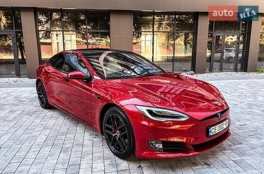 Лифтбек Tesla Model S 2019 в Черновцах