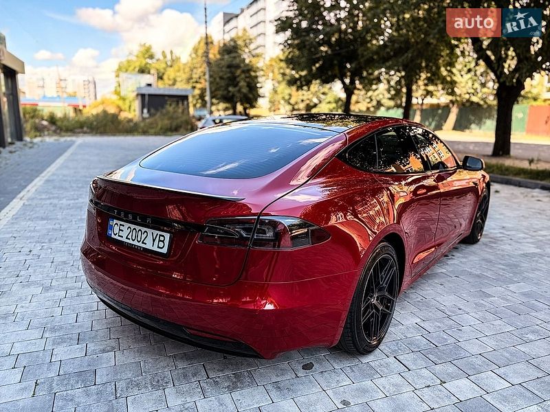 Лифтбек Tesla Model S 2019 в Черновцах