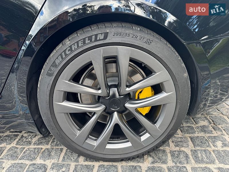Ліфтбек Tesla Model S 2022 в Дніпрі